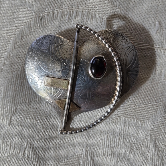 Lynda Thorp Jewelry - Vintage Lynda Thorp Abstract Heart Brooch, SS, 14k, Garnet